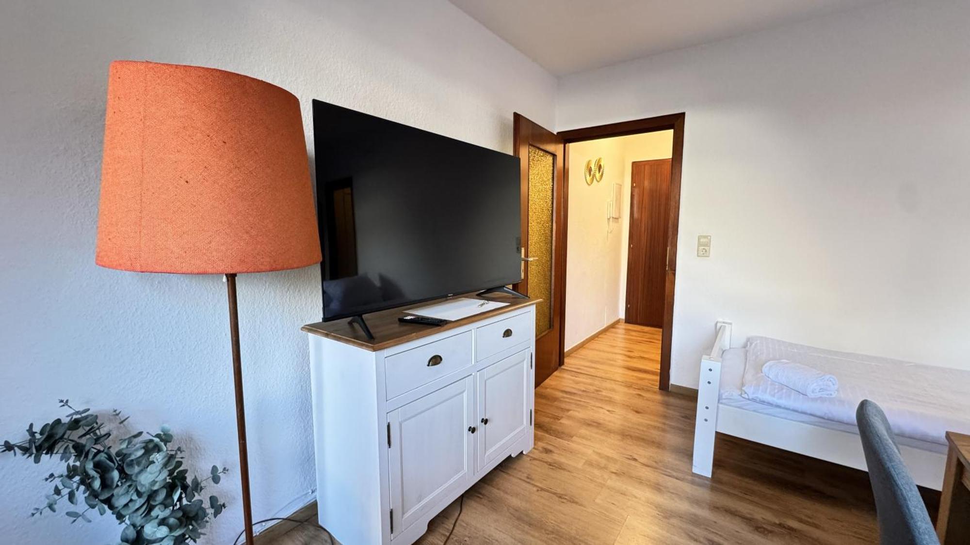 Studio-Apartments Fuer Monteure & Businessgaeste Zentral In 노이뮌스터 외부 사진
