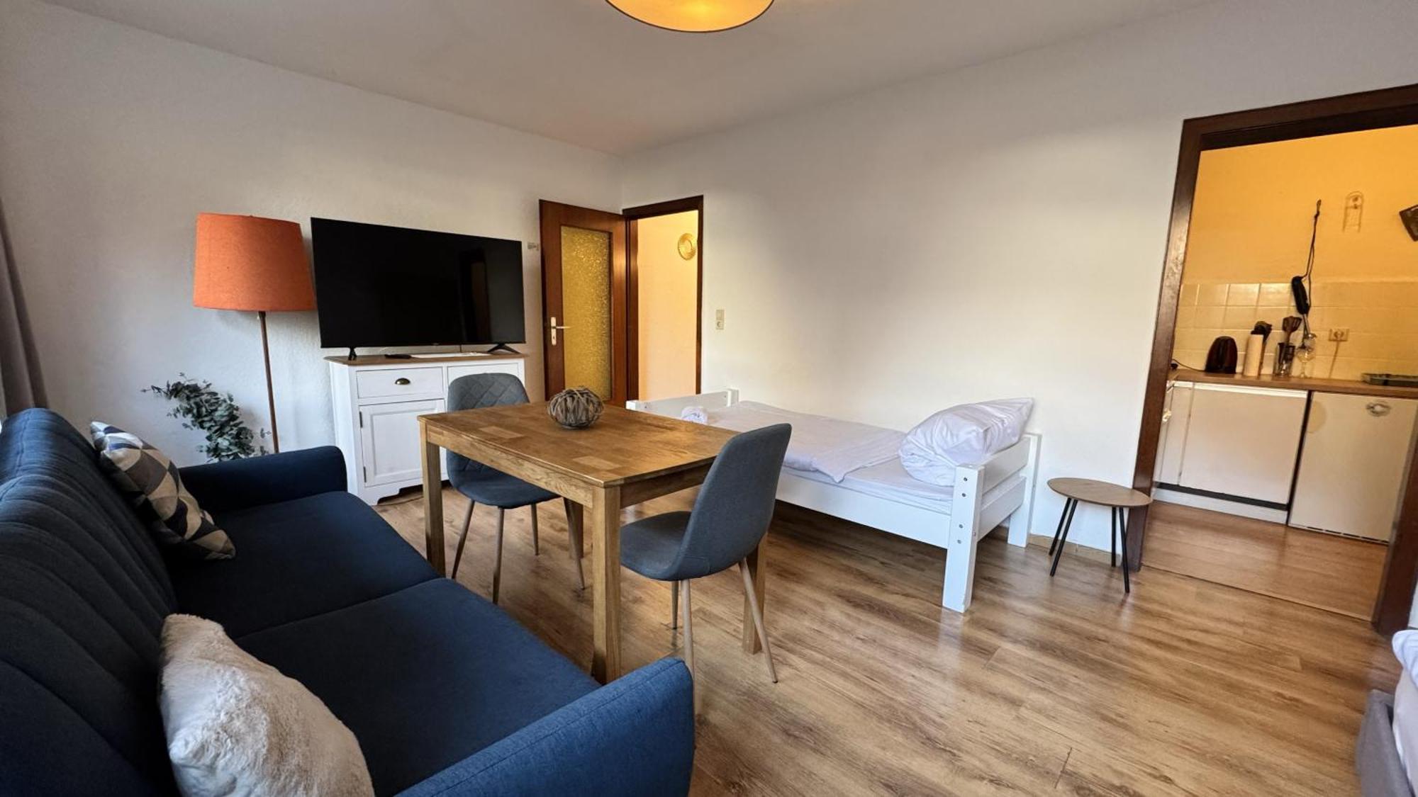 Studio-Apartments Fuer Monteure & Businessgaeste Zentral In 노이뮌스터 외부 사진